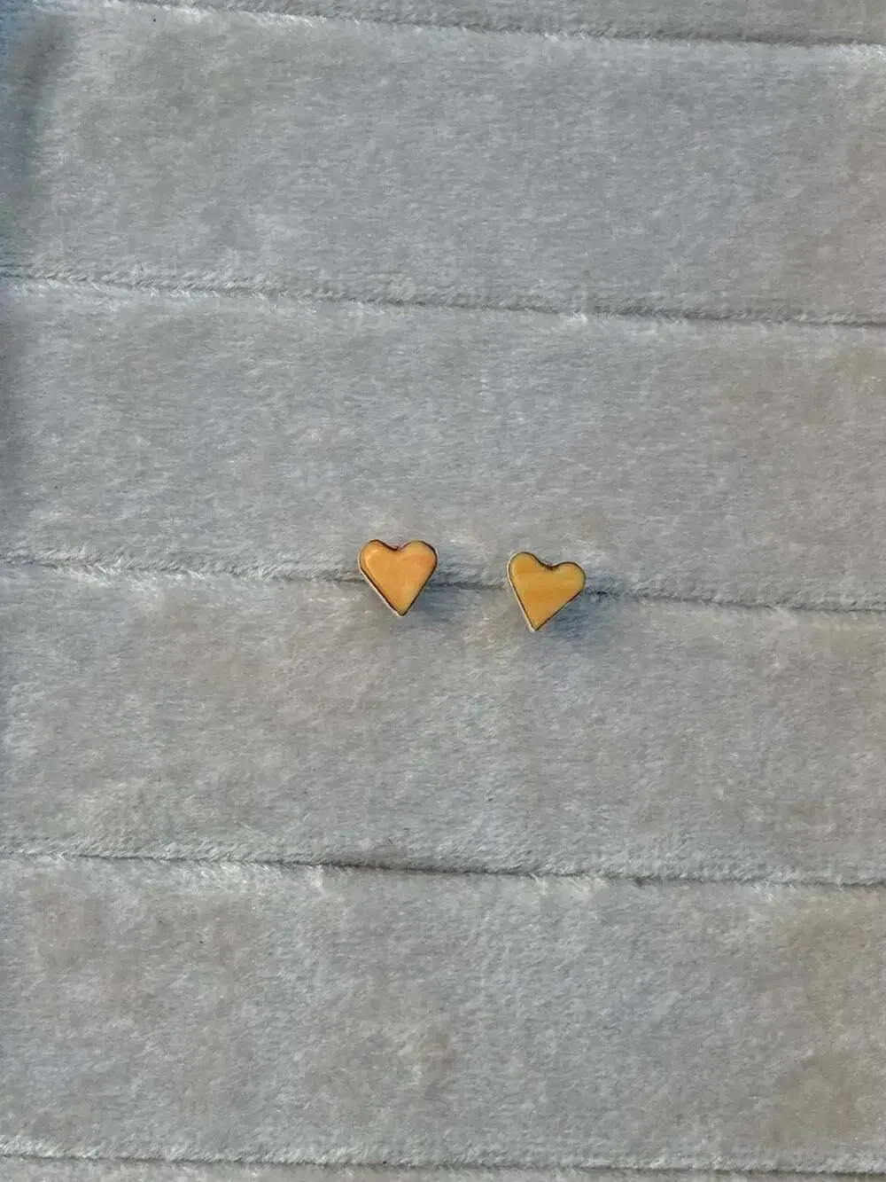 Zuni Handmade Sterling Silver Orange Spiny Heart Stud Earrings